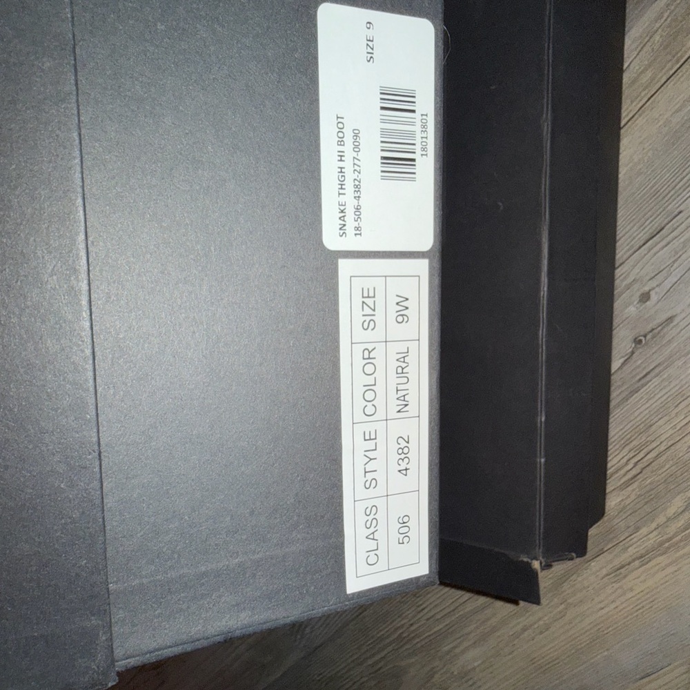 Fashion to Figure Thigh Hi Boots - Picture 4 of 4